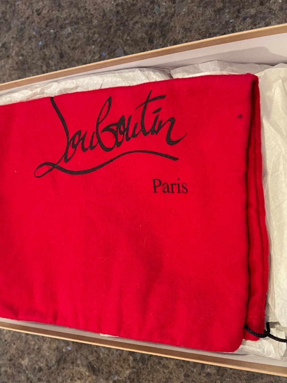 Christian Louboutin - Picture 7 of 8